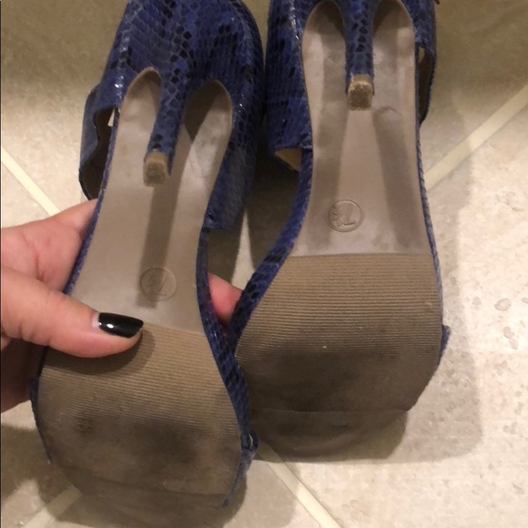 Blue & Black Snake Skin Print Heels! - Picture 5 of 5